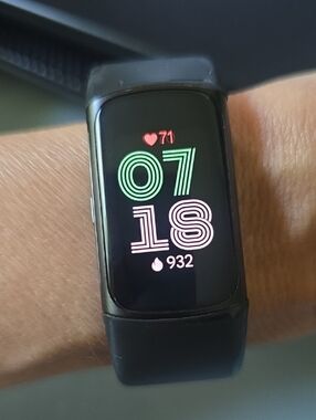 fitbit Charge 6 Advanced Fitness and Health Tracker Women's